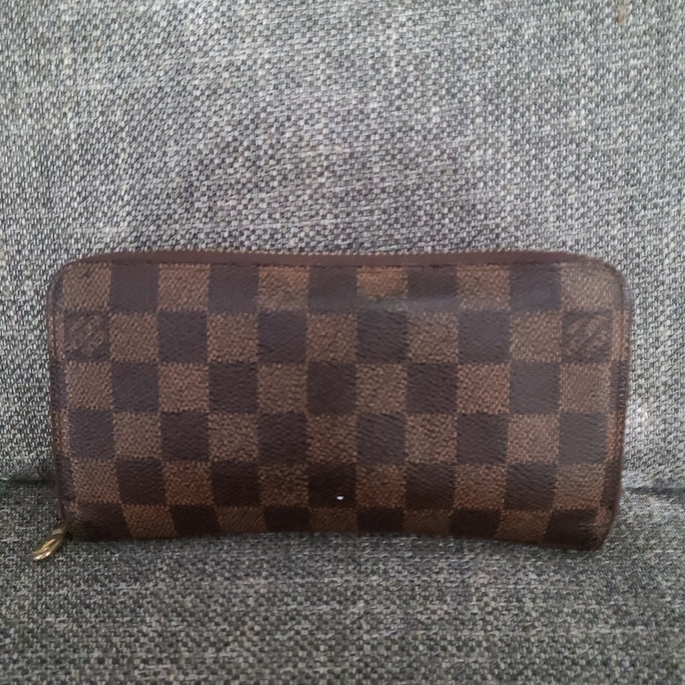Louis vuitton damier ebene zippy wallet